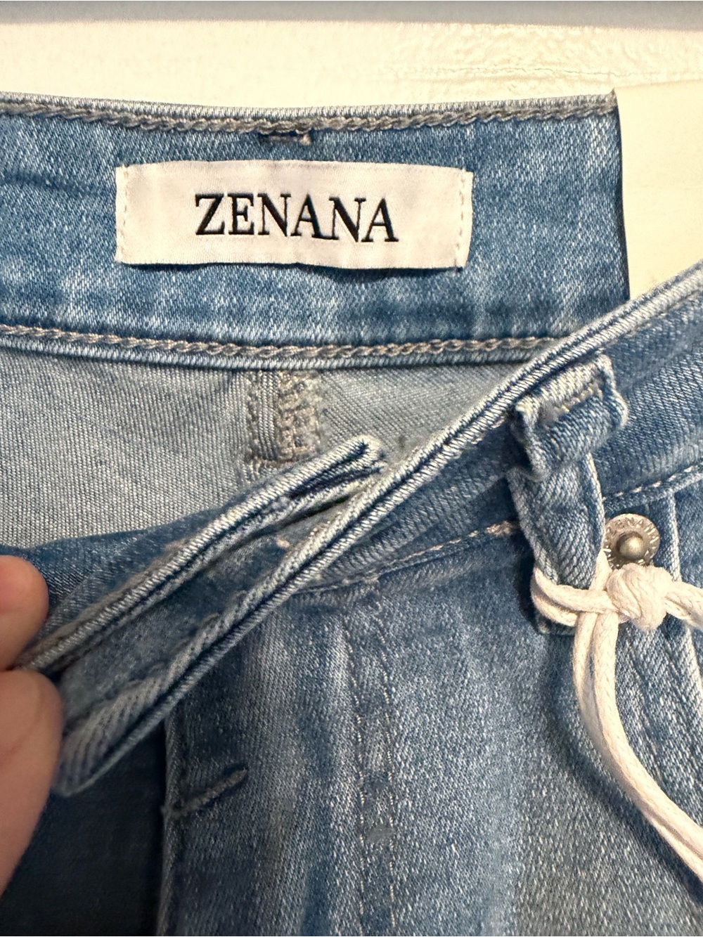 Zenana Outfitters Light Blue Barrel Jeans with Stretch - Picture 5 of 10